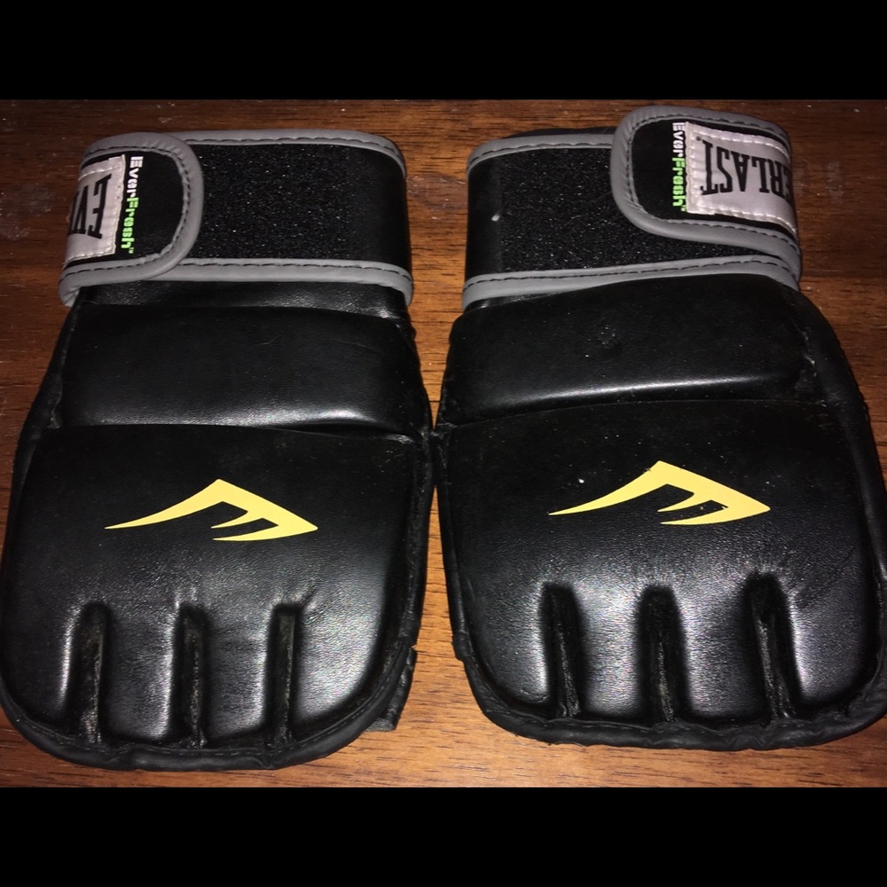 Large/XL Everlast Wrist Wrap Heavy Bag Gloves